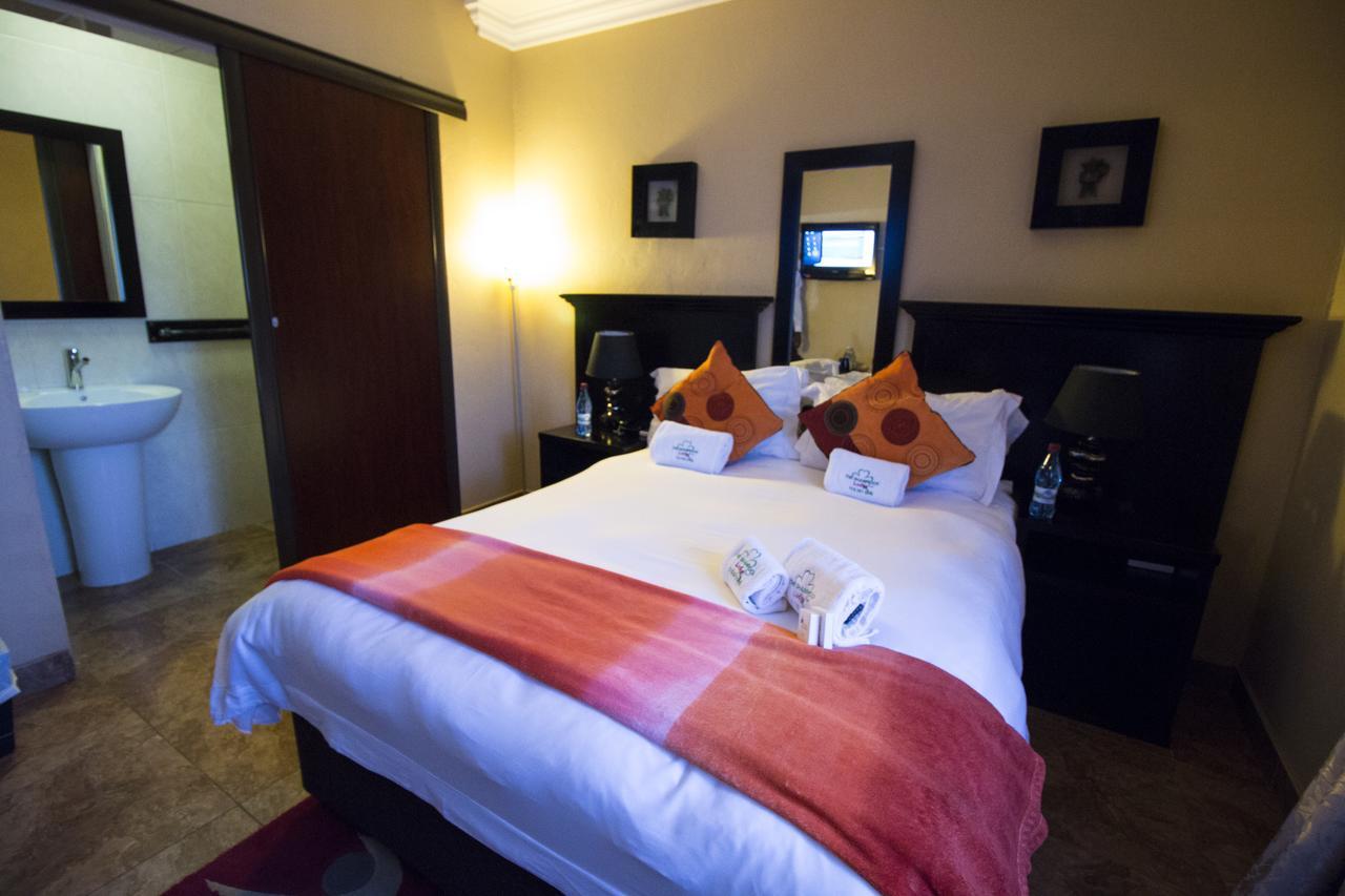 The Shamrock Hotel 波罗克瓦尼 外观 照片